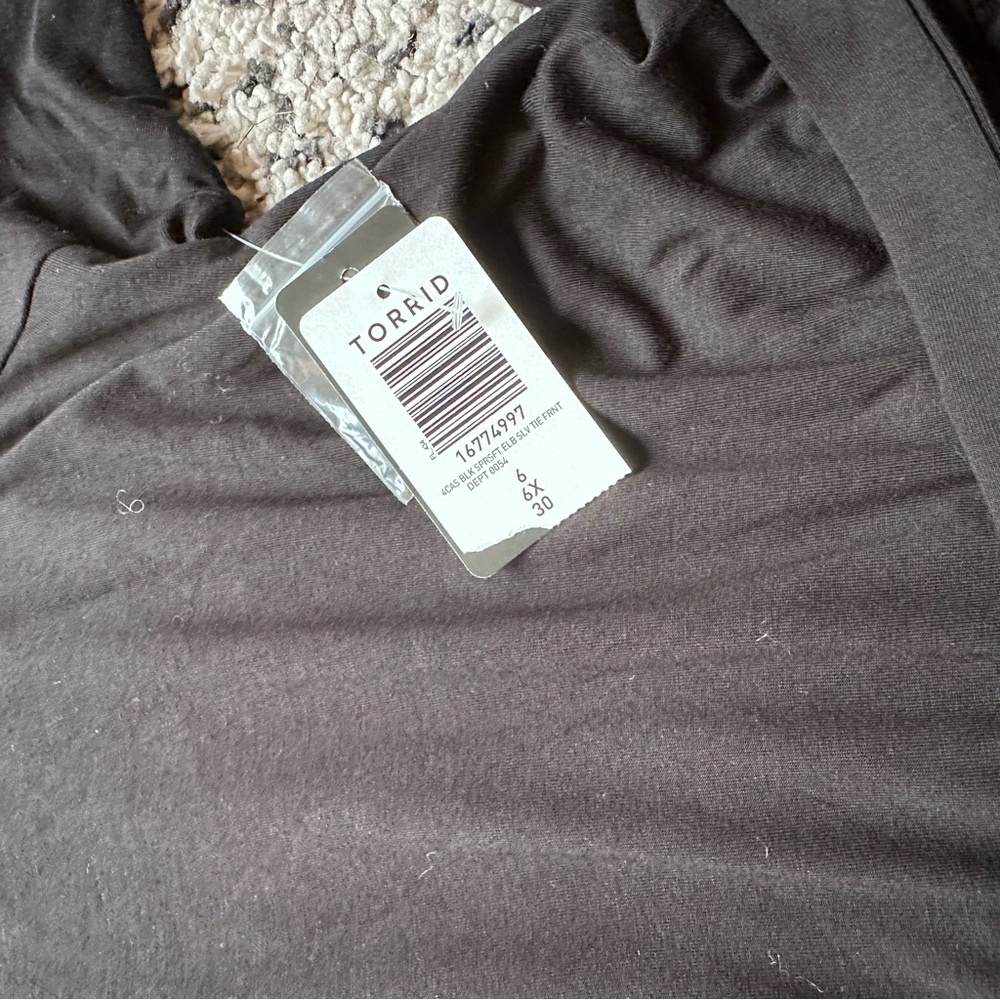 NWT Black Short Sleeve Knit Romper with Pockets - Picture 2 of 3